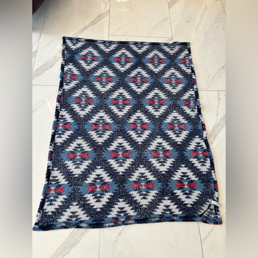 American Eagle Outfitters Navy, White & Red Patterned Throw - Picture 11 of 14